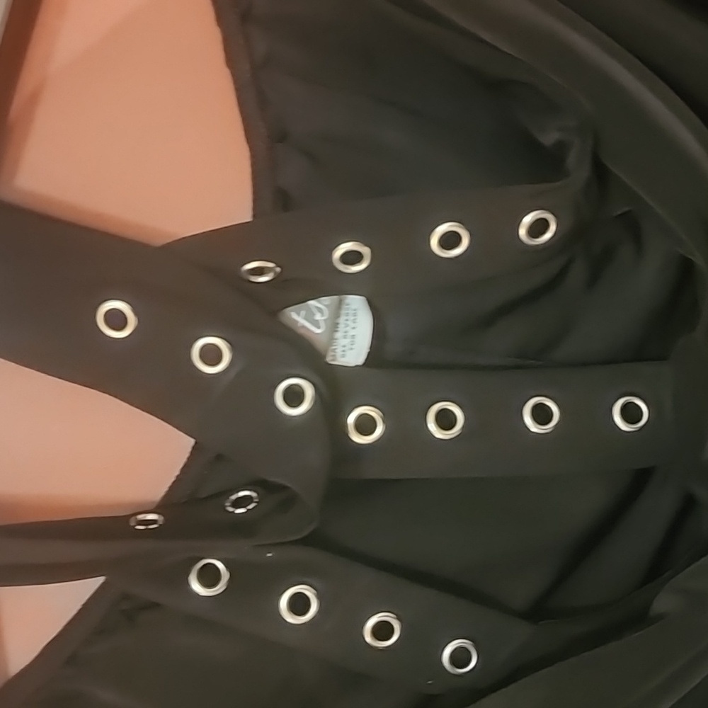 Top - Picture 2 of 6